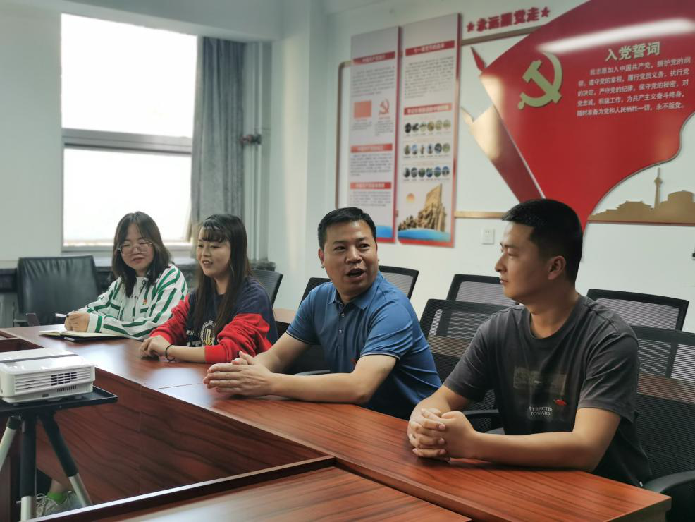 ������������һ��  Ϊ����Ư��������ש���ߣ��������Ժ��ʮ�˵�֧��Ϊפ��ɲ����л��ͻ�