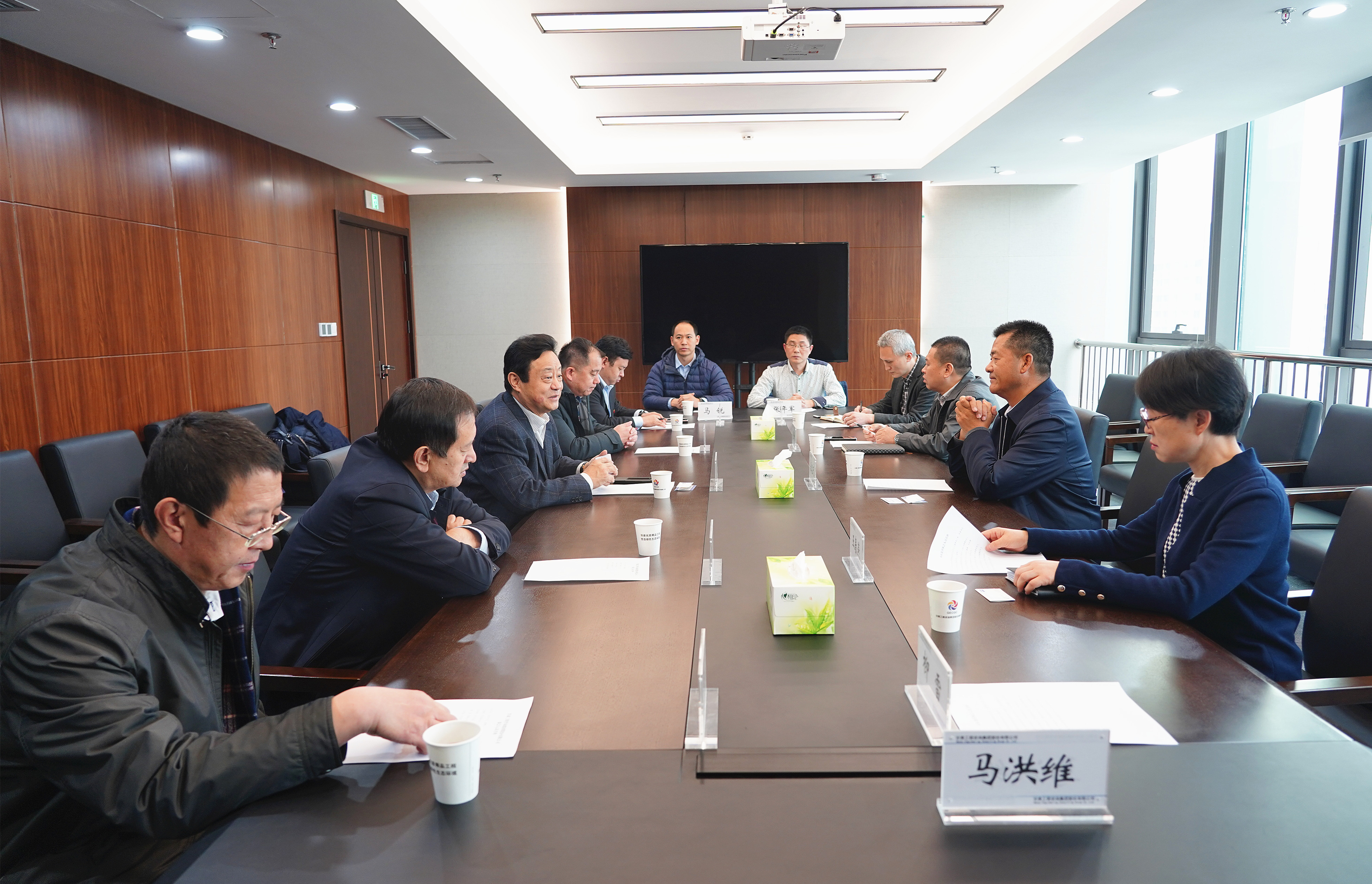 ���������й�������ѯ�������Ŷ��¾���ϯ����һ��